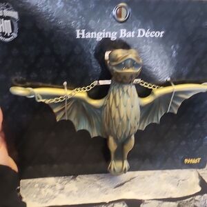 Hauntwd Mansion Hanging Bat Décor - Gray and Gold